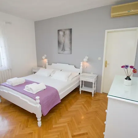 Glavina With Heated Pool *