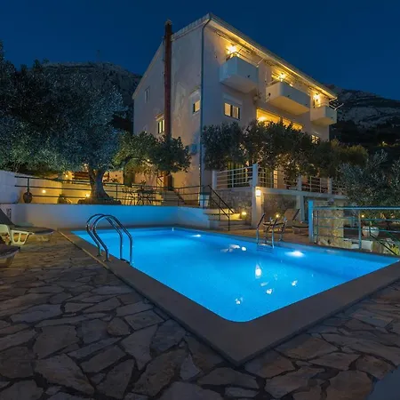 Glavina With Heated Pool Apartman