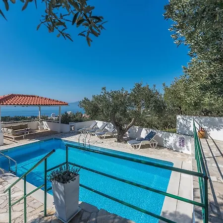 Glavina With Heated Pool Makarska