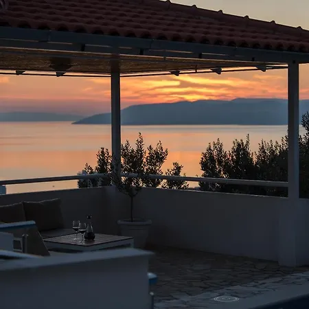 아파트 Glavina With Heated Pool *
