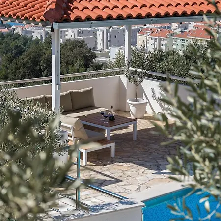 Appartement Glavina With Heated Pool Makarska