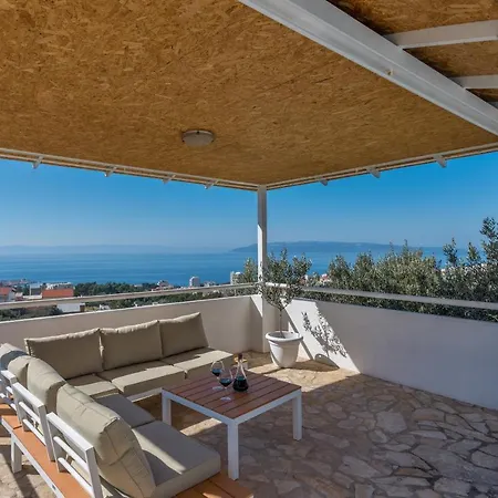 Glavina With Heated Pool Makarska