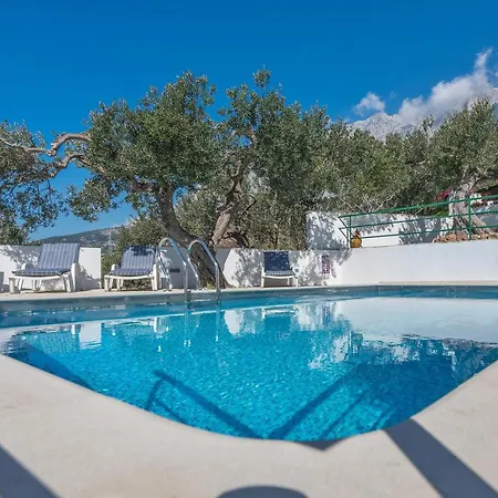 Apartman Glavina With Heated Pool Makarska