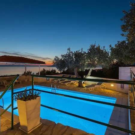 Glavina With Heated Pool Makarska