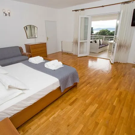 Glavina With Heated Pool Makarska