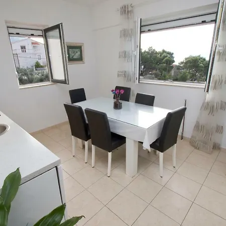 Appartement Glavina With Heated Pool Makarska