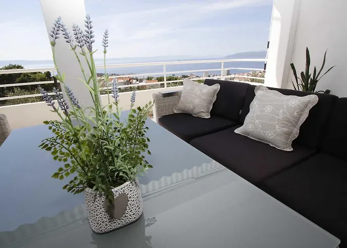 Glavina With Heated Pool Apartment *