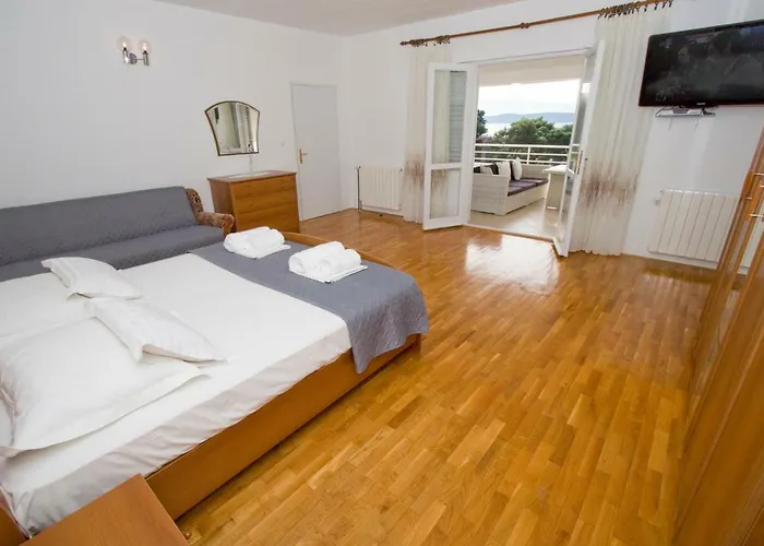 Glavina With Heated Pool Makarska