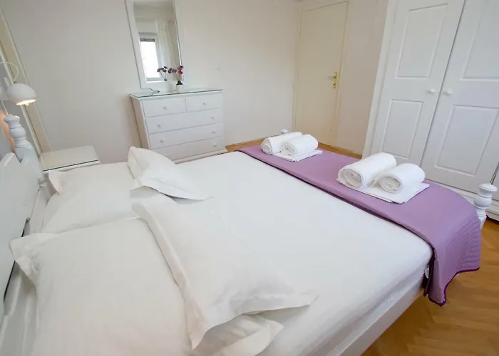 Apartment Glavina With Heated Pool