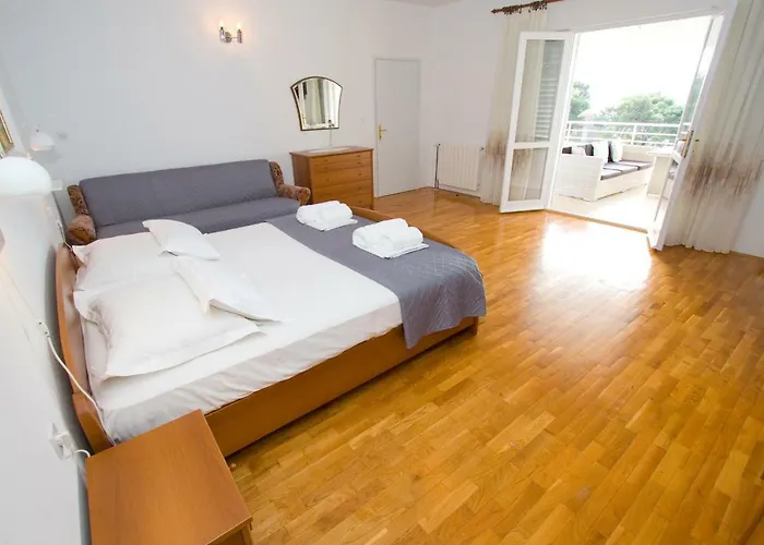 Apartment Glavina With Heated Pool Makarska