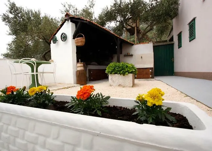 Glavina With Heated Pool Apartment Makarska