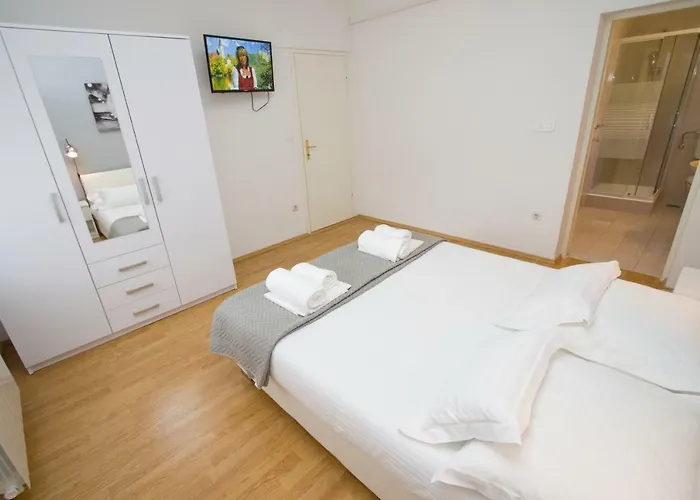 Apartment Glavina With Heated Pool