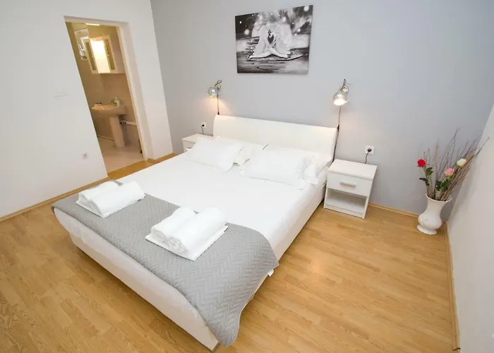 Glavina With Heated Pool * Makarska