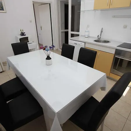 Apartament Glavina With Heated Pool