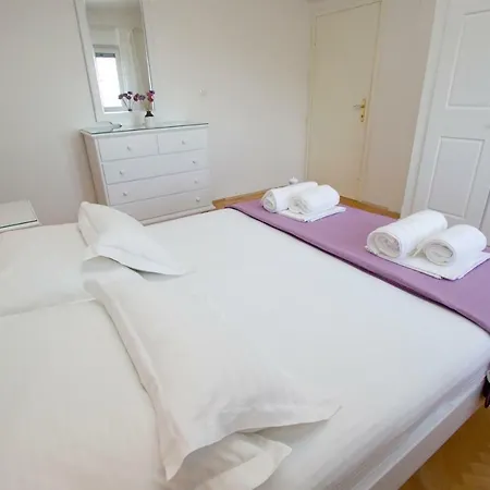 Apartament Glavina With Heated Pool